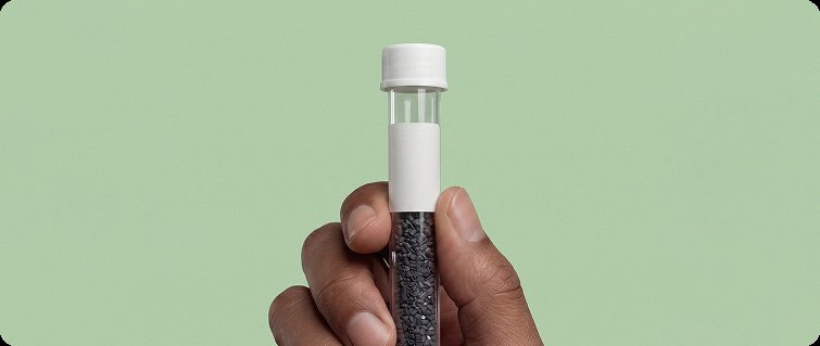 Holding a sealed sample vial